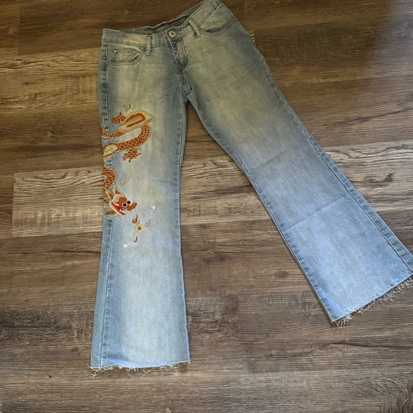 Vanilla Star Platinum Light Wash Flare Jeans with Dragon Embroidery Size 5 - Picture 1 of 9
